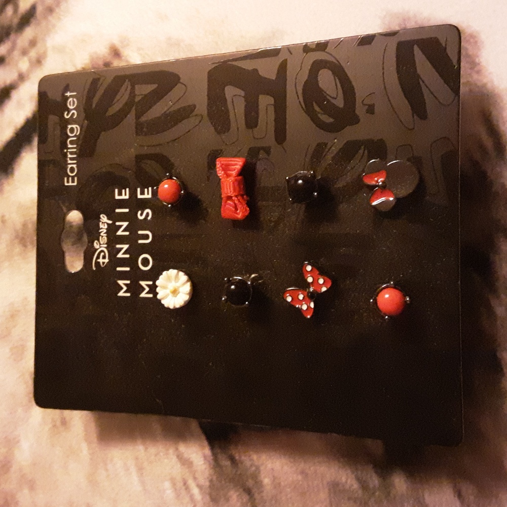 Disney Minnie Mouse Pierced Stud Earrings Set NWOT